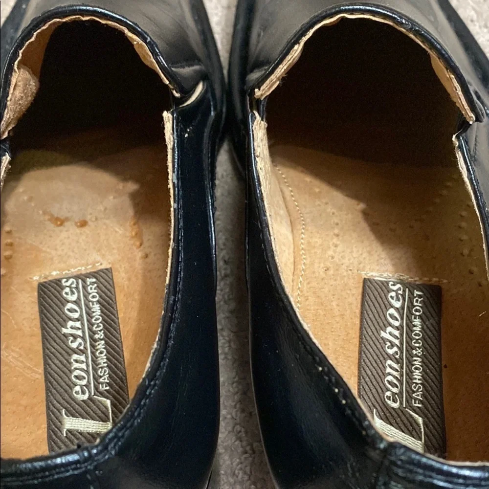 Leon Shoes step out
